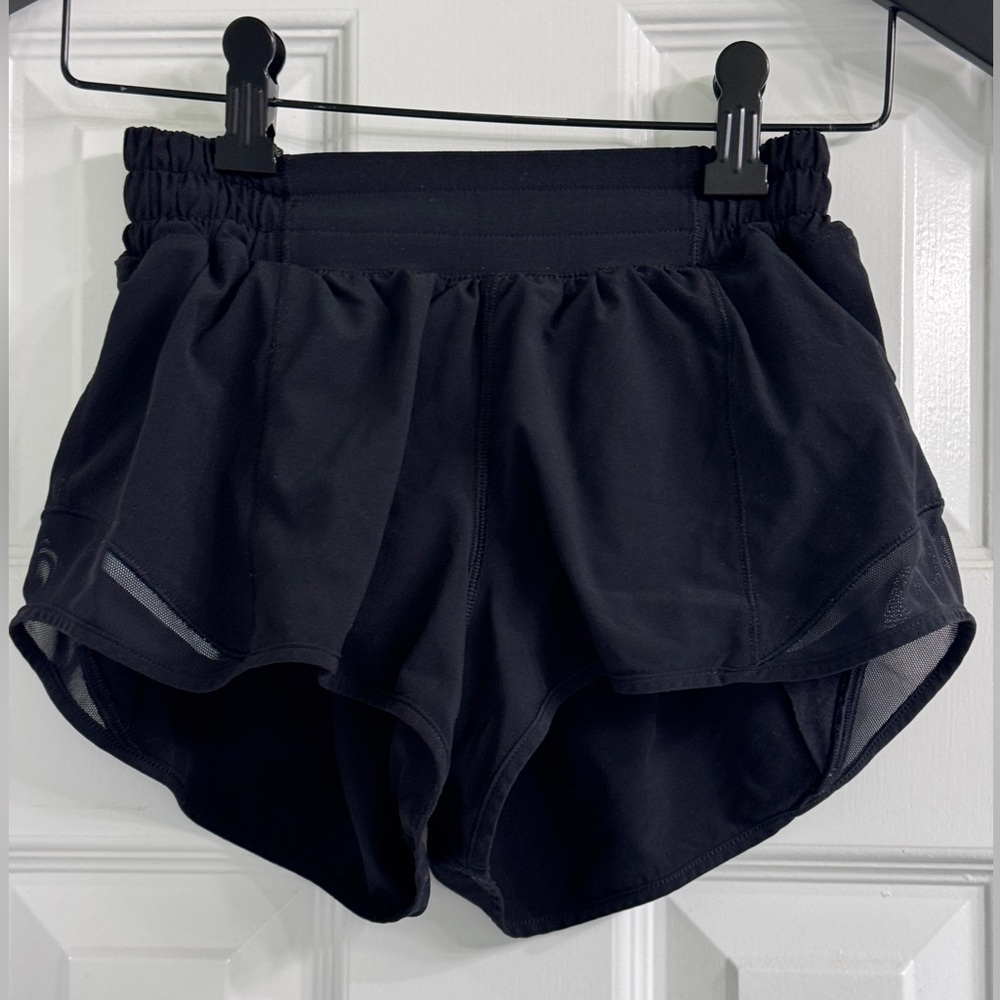 Lululemon hotty hot 2.5 Black Shorts
